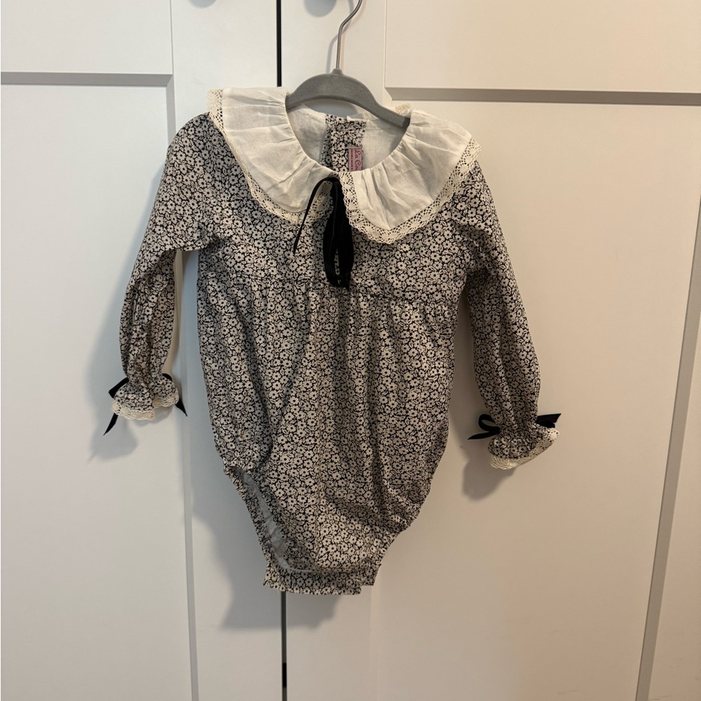 La Coqueta Floral Dress with Lace Collar